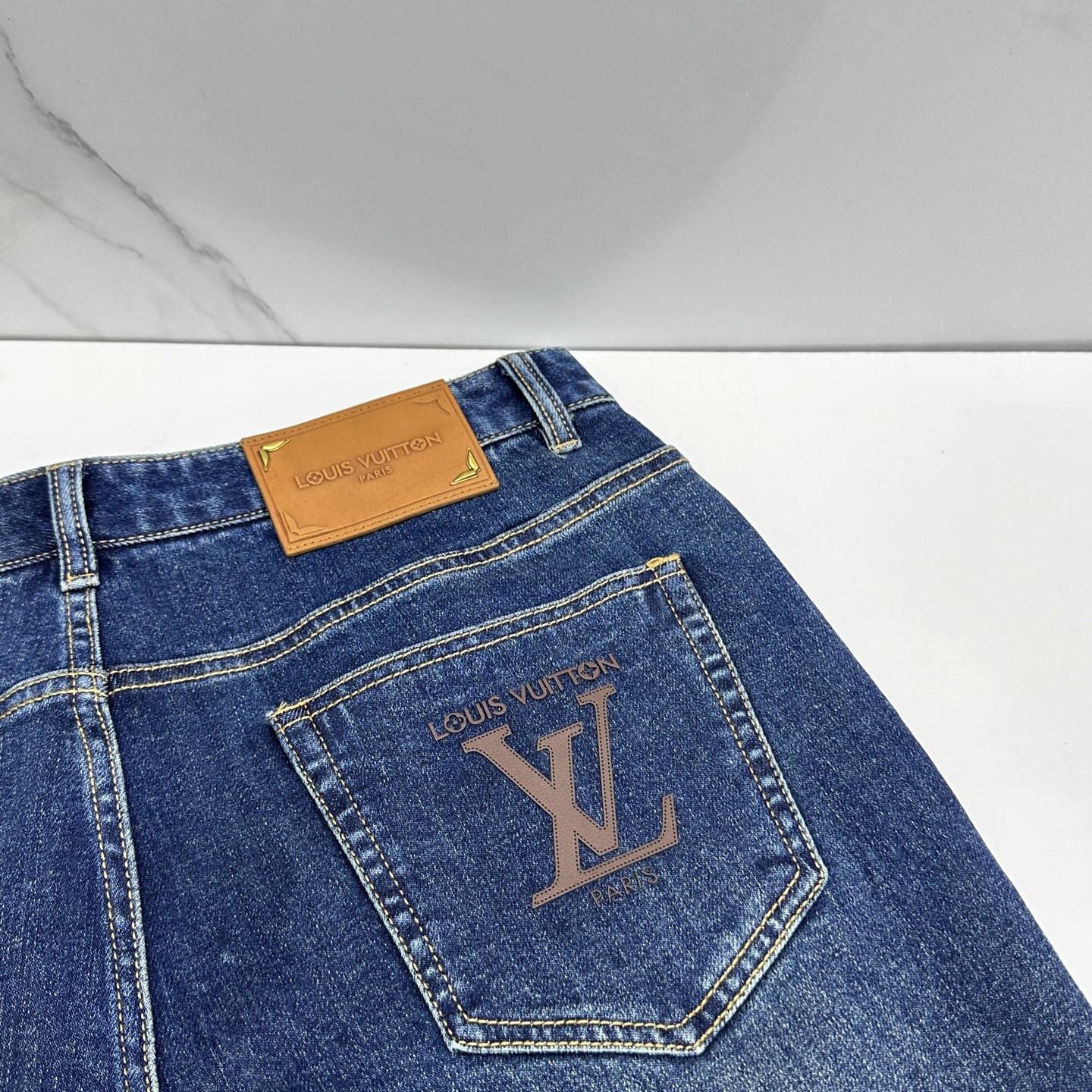 🆕LV路易威登 男装系列属于时装圈无法复制和取代的存在，代表着意式典型的品牌 工艺、品质及剪裁设计都堪称