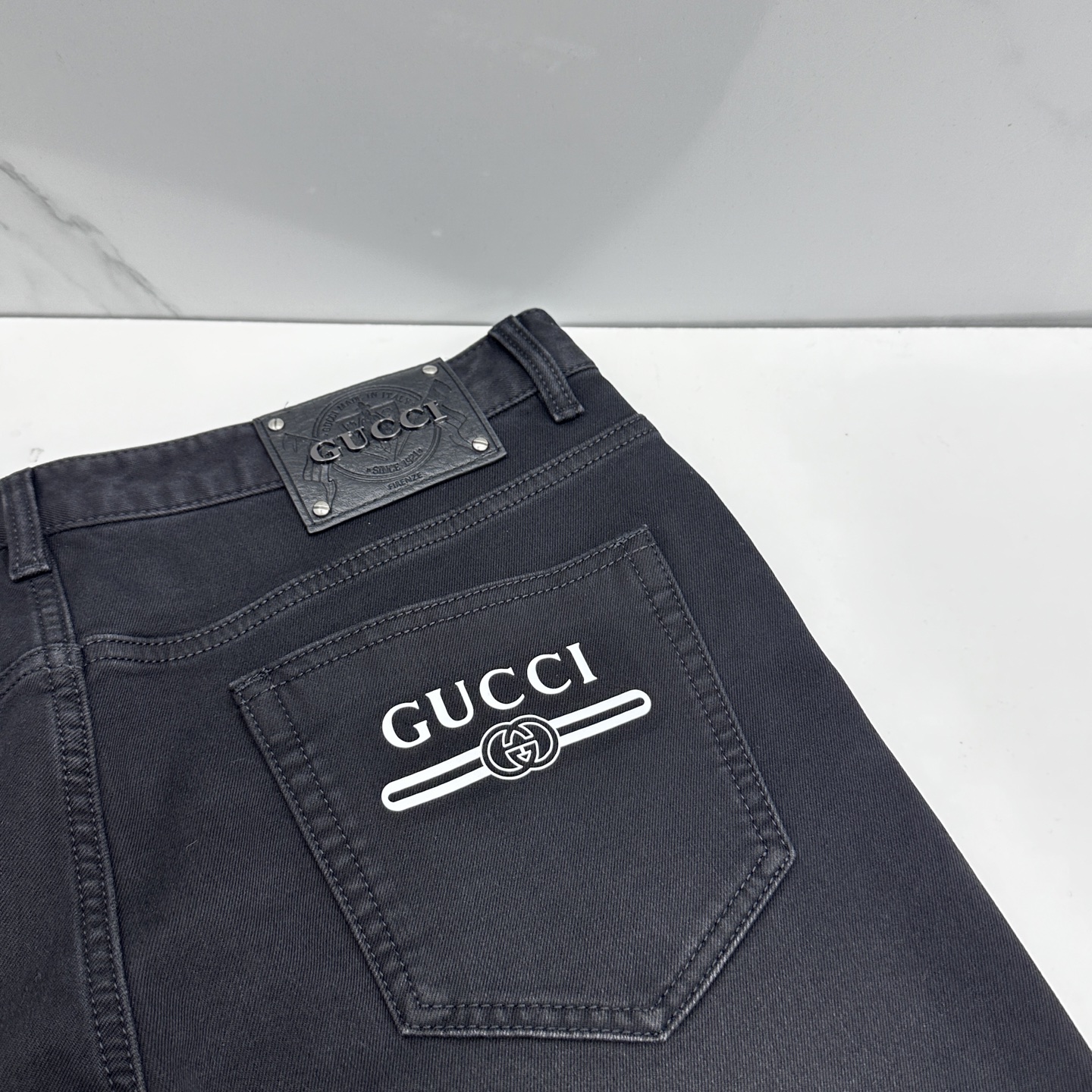 🆕Gucci古驰 男装系列属于时装圈无法复制和取代的存在，代表着意式典型的品牌 工艺、品质及剪裁设计都堪