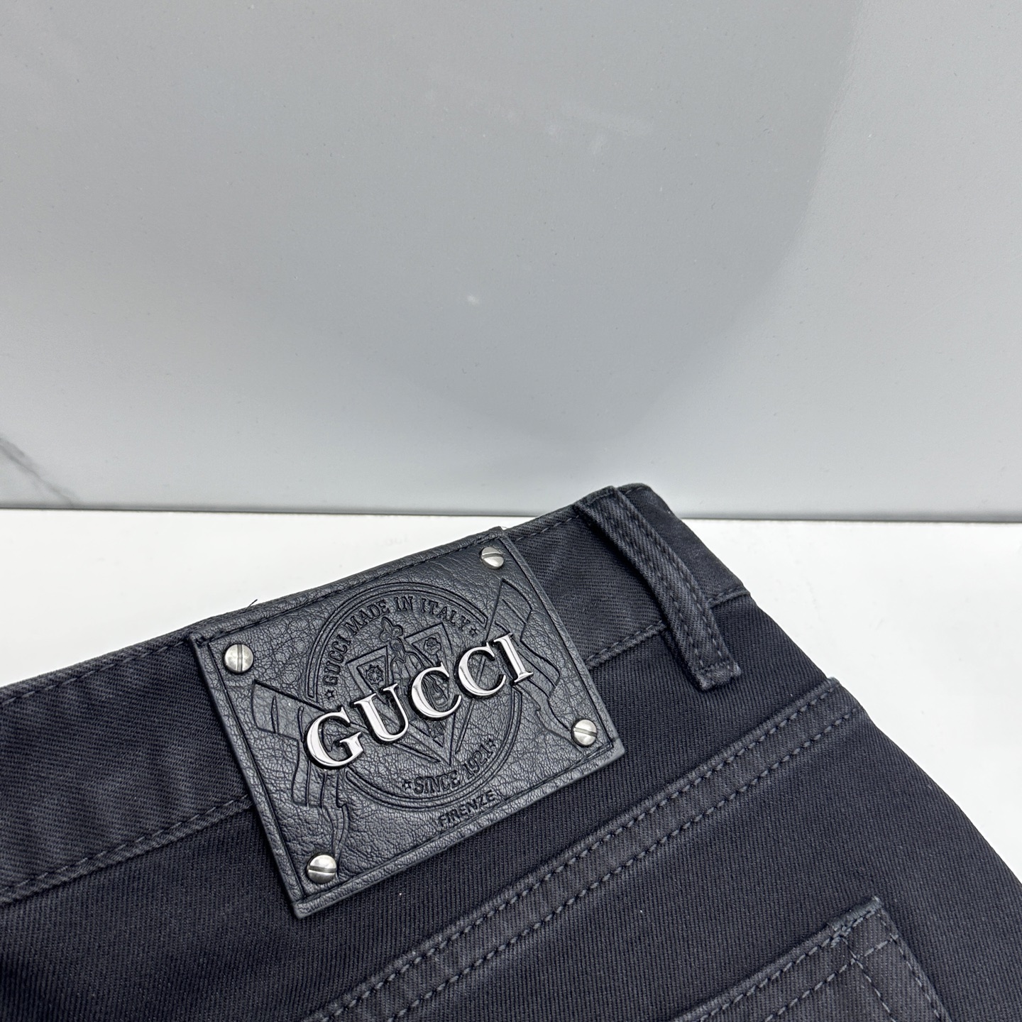 🆕Gucci古驰 男装系列属于时装圈无法复制和取代的存在，代表着意式典型的品牌 工艺、品质及剪裁设计都堪