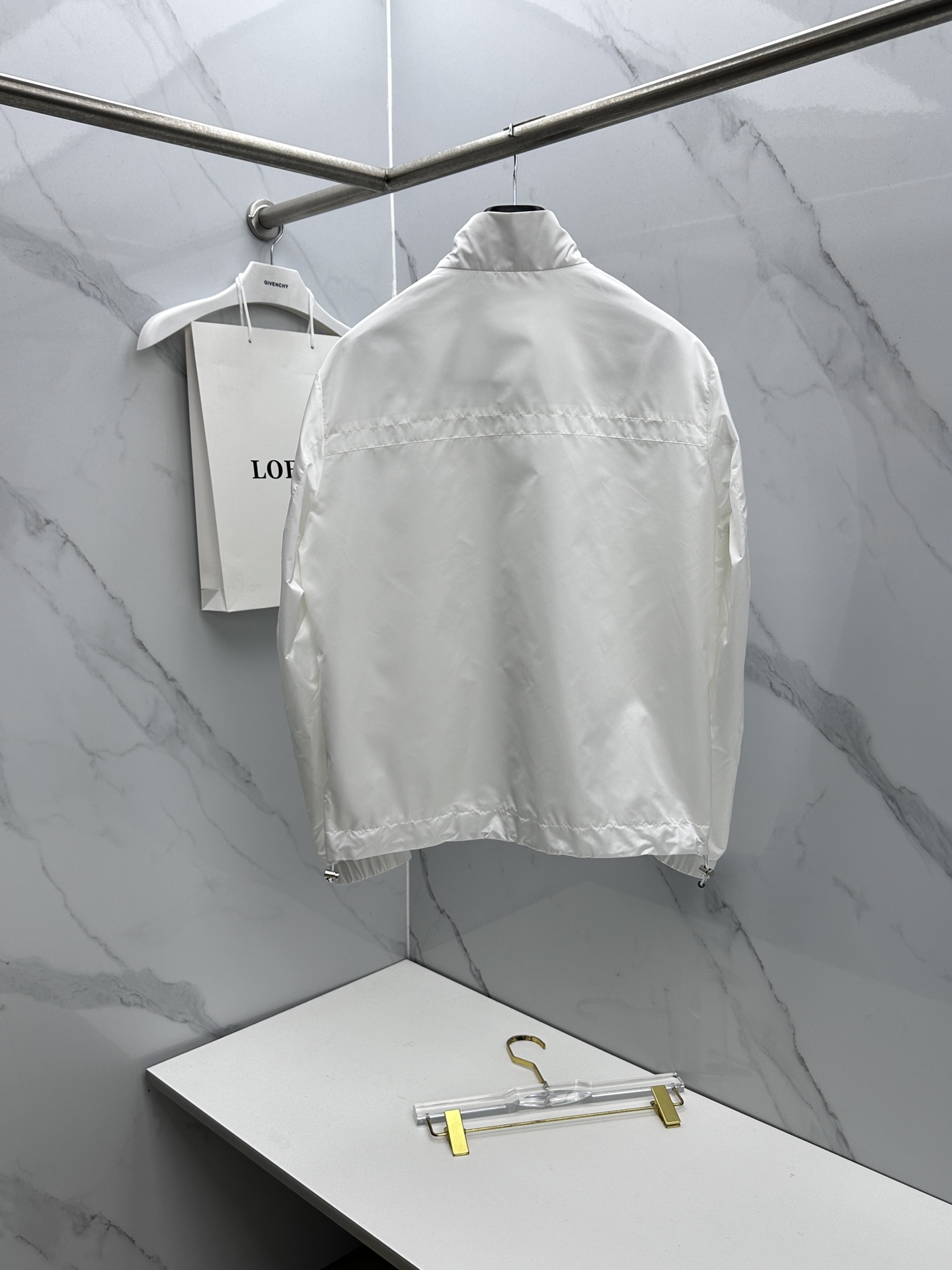 🆕Prada普拉达 2026早春系列，最新时尚立领夹克外套.处处细节显工艺足够的高级 结构性剪裁的设计改