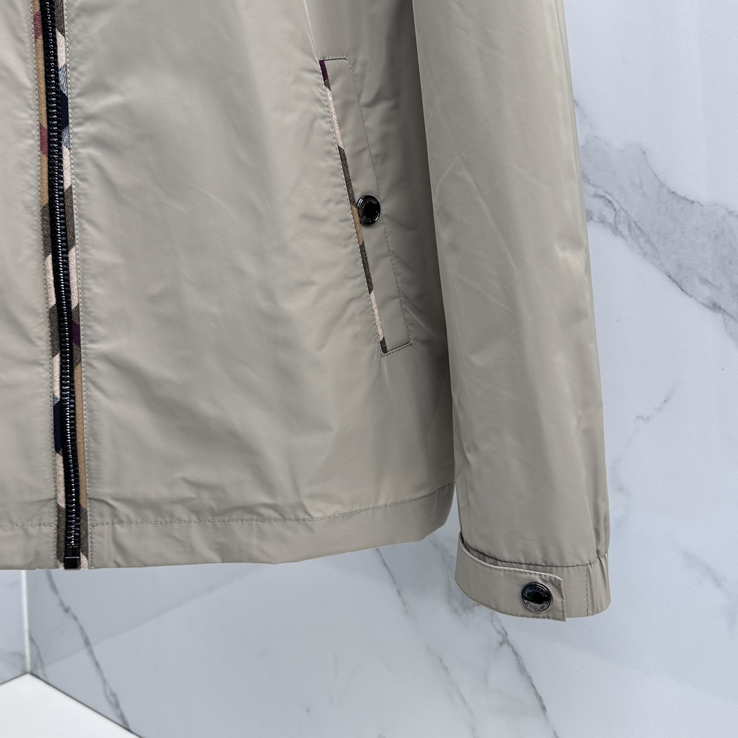 🆕Burberry巴宝莉 2026早春系列，最新时尚立领夹克外套.定制纹格。处处细节显工艺足够的高级 结