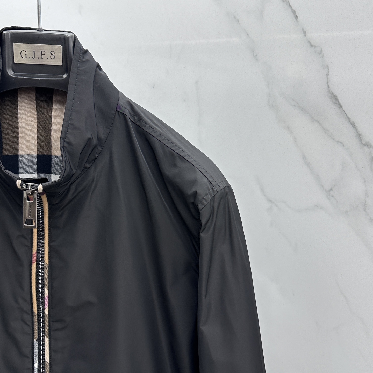 🆕Burberry巴宝莉 2026早春系列，最新时尚立领夹克外套.定制纹格。处处细节显工艺足够的高级 结