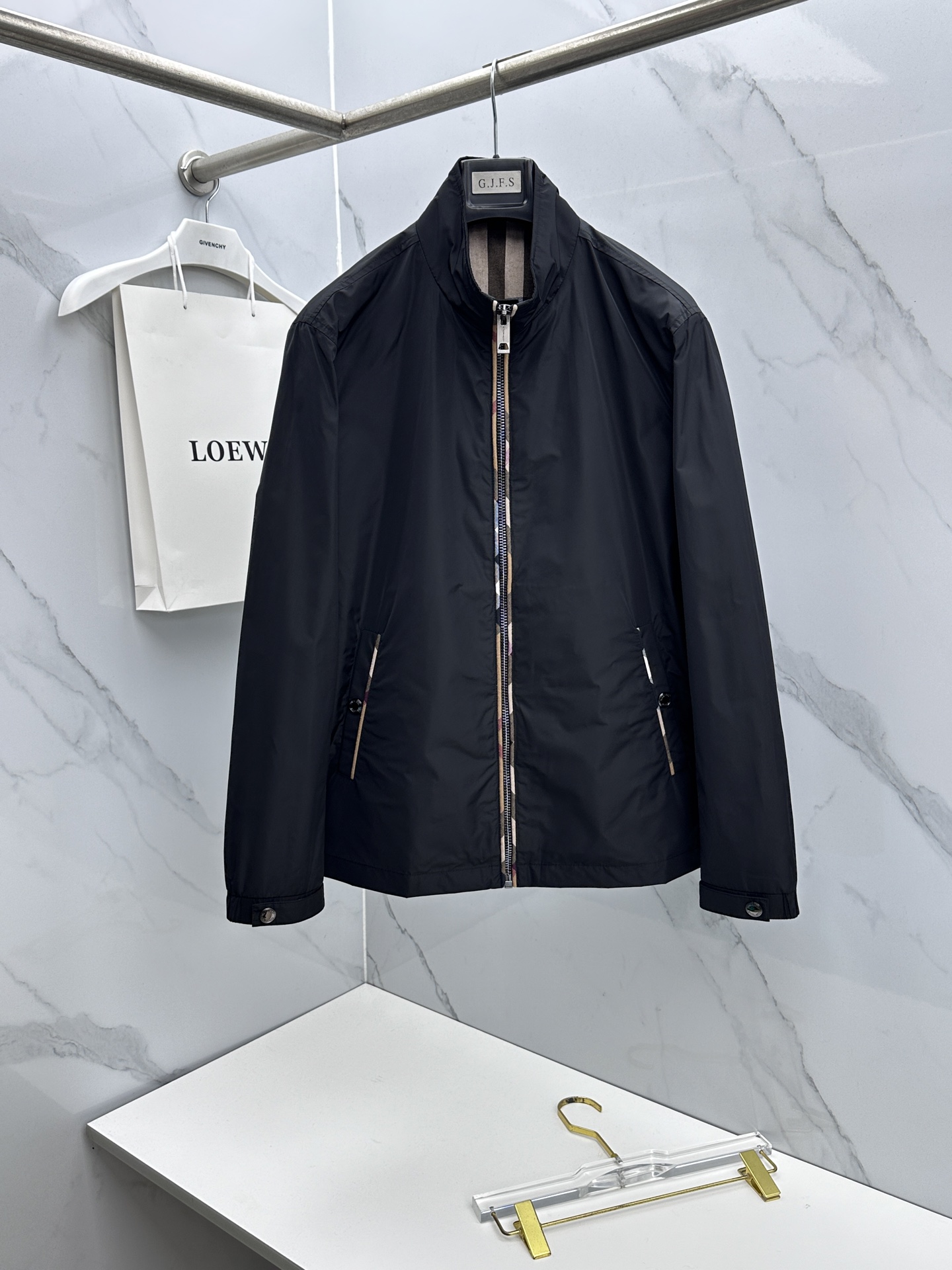 🆕Burberry巴宝莉 2026早春系列，最新时尚立领夹克外套.定制纹格。处处细节显工艺足够的高级 结