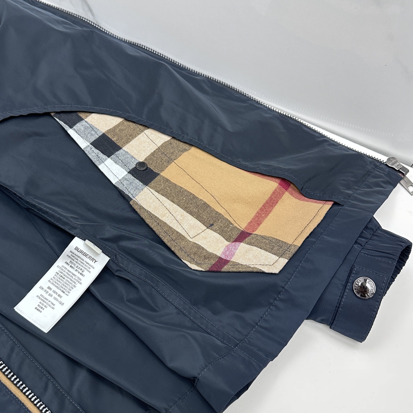 🆕Burberry巴宝莉 2026早春系列，最新时尚立领夹克外套.定制纹格。处处细节显工艺足够的高级 结