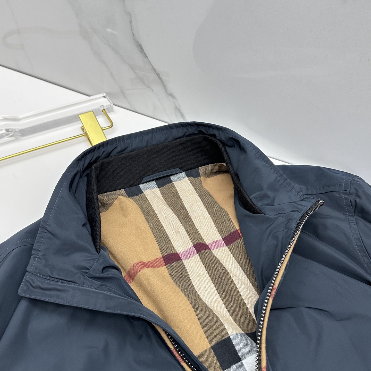 🆕Burberry巴宝莉 2026早春系列，最新时尚立领夹克外套.定制纹格。处处细节显工艺足够的高级 结