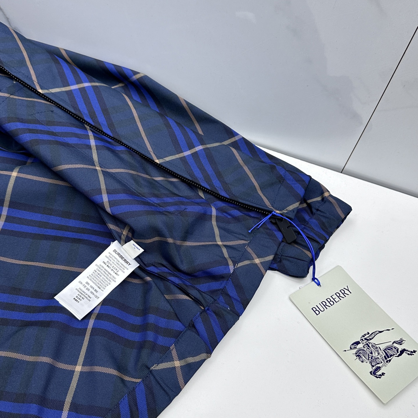 🆕Burberry巴宝莉 2026早春系列，最新时尚连帽夹克外套.定制纹格。处处细节显工艺足够的高级 结