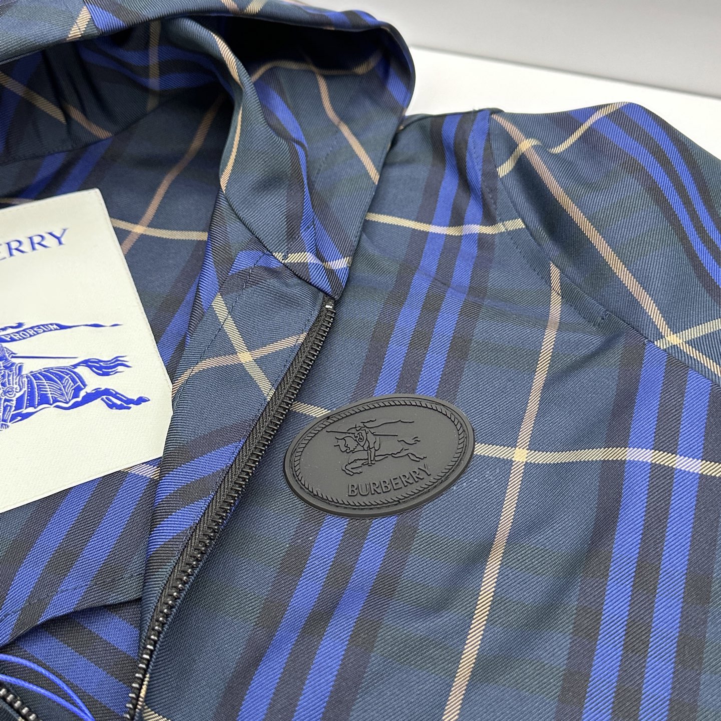 🆕Burberry巴宝莉 2026早春系列，最新时尚连帽夹克外套.定制纹格。处处细节显工艺足够的高级 结