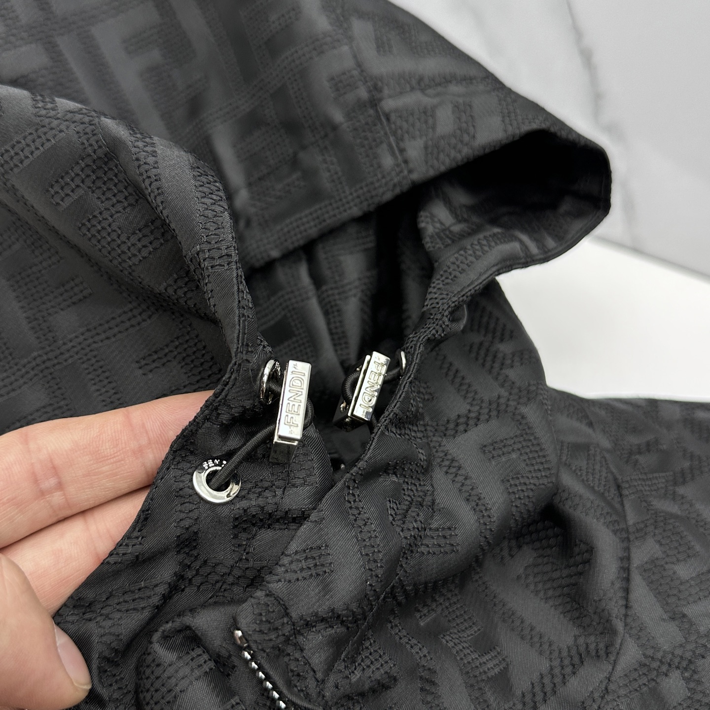 🆕Fendi芬迪 2026早春系列，最新时尚连帽夹克外套.双FF提花。处处细节显工艺足够的高级 结构性剪