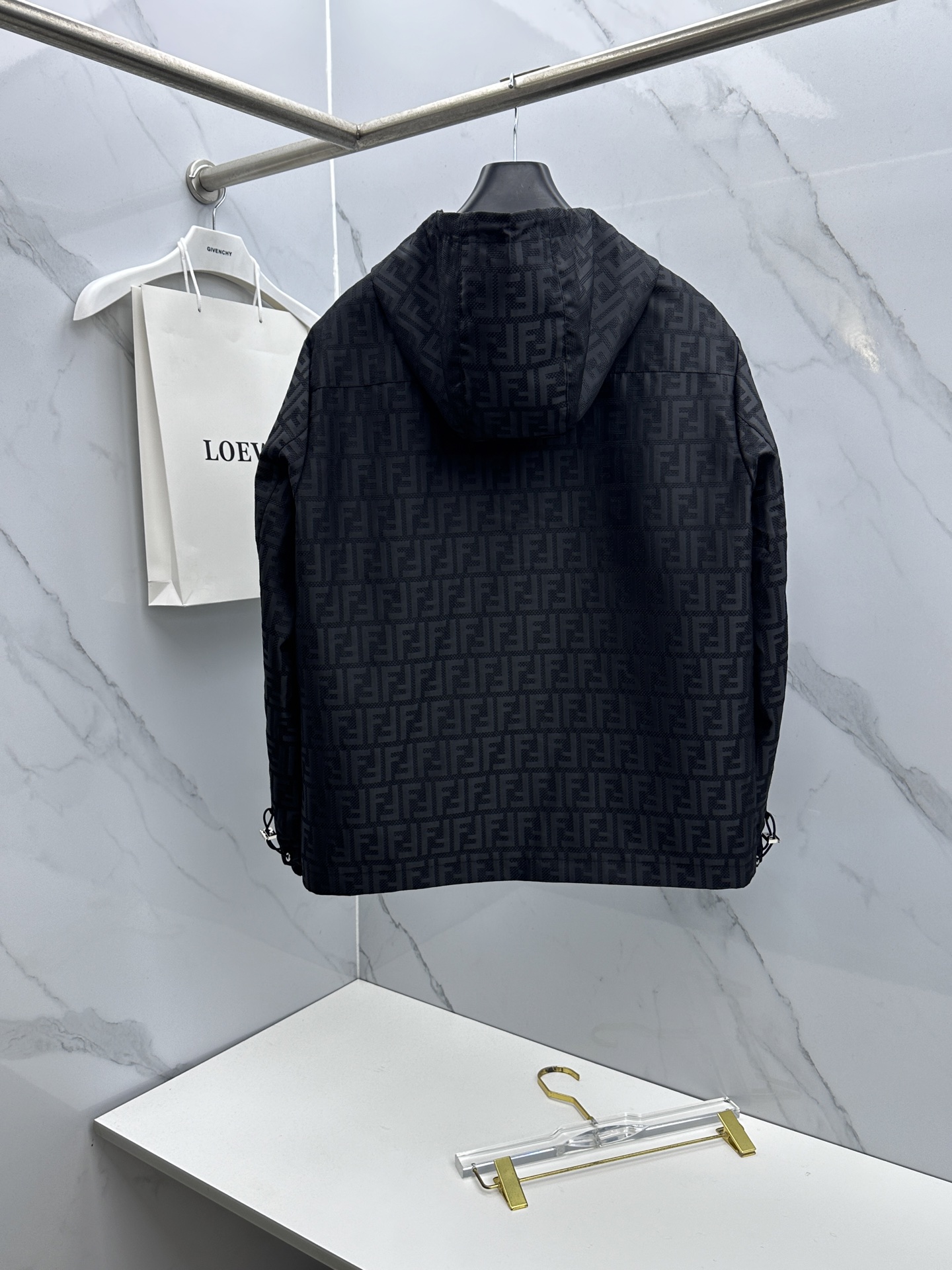 🆕Fendi芬迪 2026早春系列，最新时尚连帽夹克外套.双FF提花。处处细节显工艺足够的高级 结构性剪