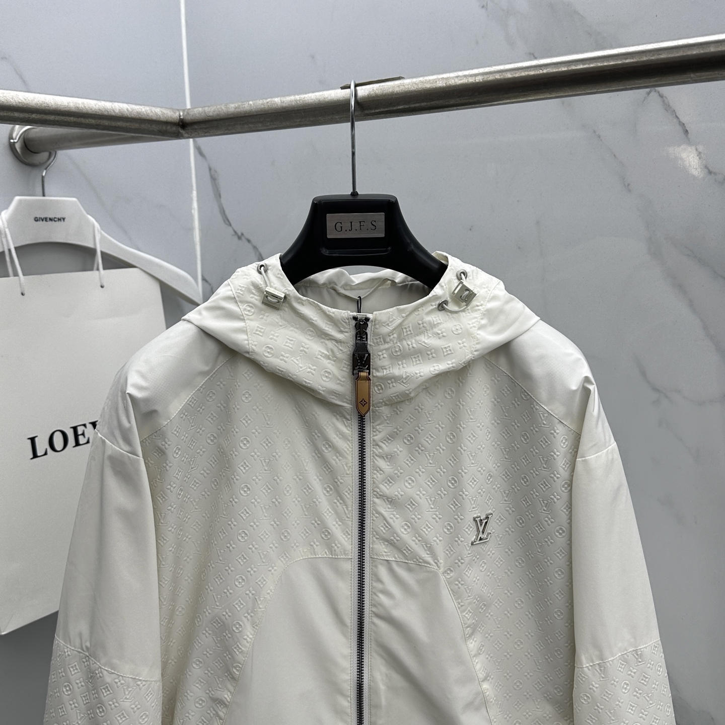 🆕LV路易威登 2026早春系列，最新时尚连帽夹克外套.logo提花拼接。处处细节显工艺足够的高级 结构