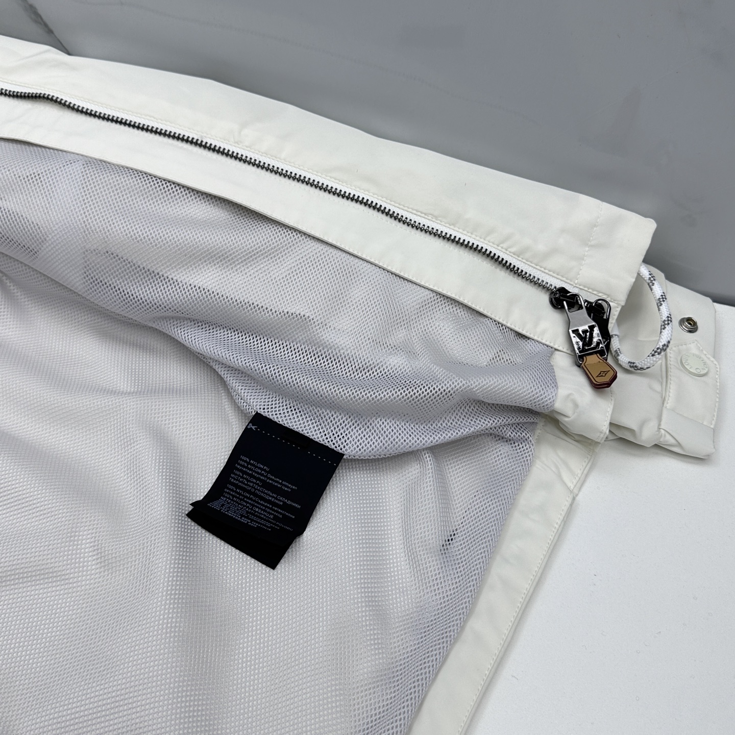 🆕LV路易威登 2026早春系列，最新时尚连帽夹克外套.logo提花拼接。处处细节显工艺足够的高级 结构