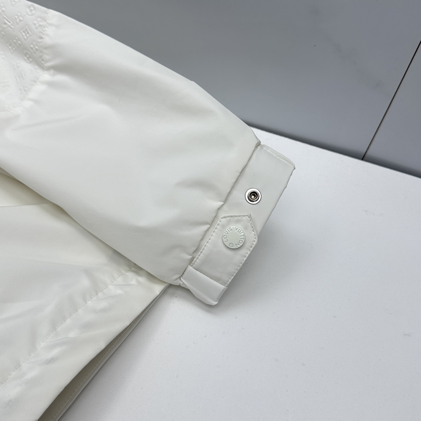 🆕LV路易威登 2026早春系列，最新时尚连帽夹克外套.logo提花拼接。处处细节显工艺足够的高级 结构