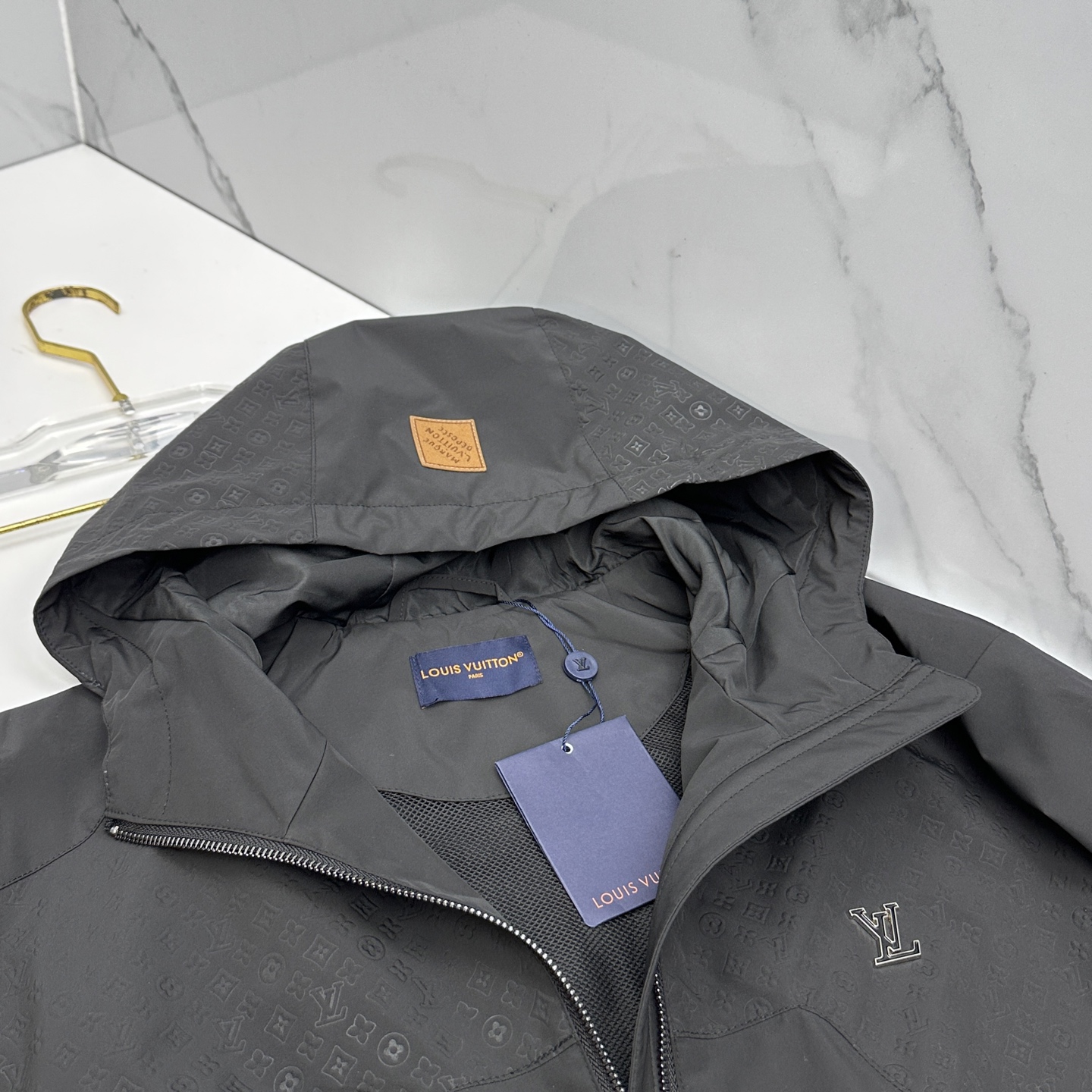 🆕LV路易威登 2026早春系列，最新时尚连帽夹克外套.logo提花拼接。处处细节显工艺足够的高级 结构