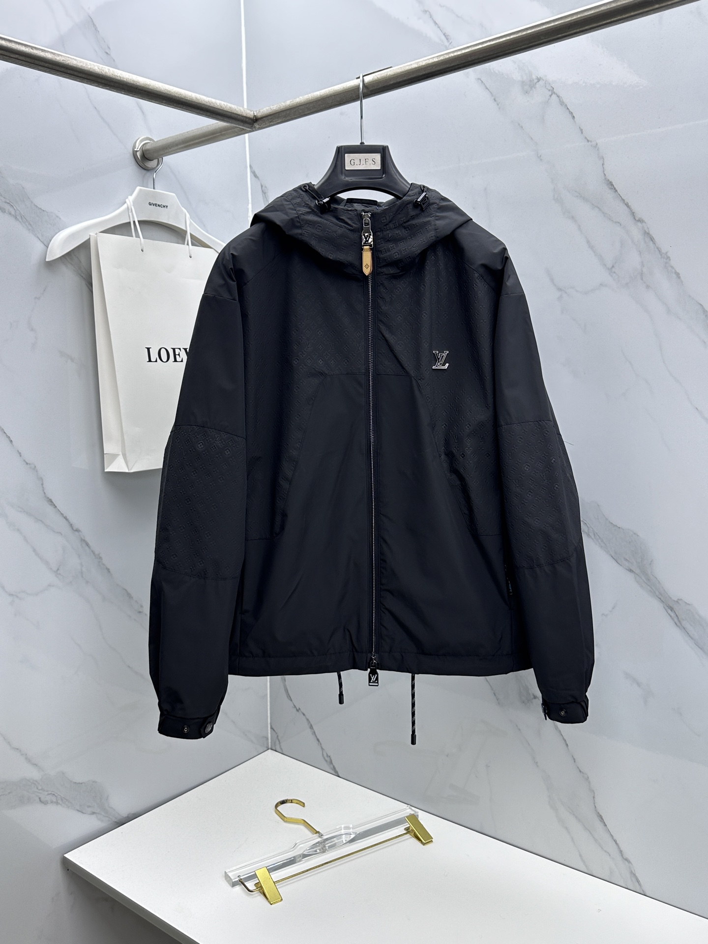 🆕LV路易威登 2026早春系列，最新时尚连帽夹克外套.logo提花拼接。处处细节显工艺足够的高级 结构