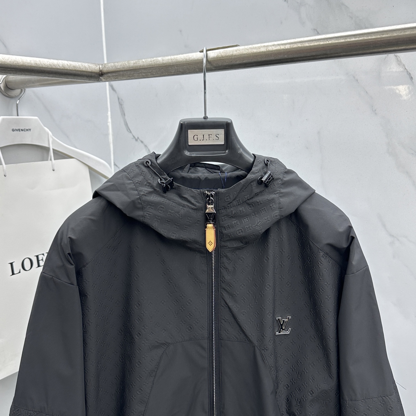 🆕LV路易威登 2026早春系列，最新时尚连帽夹克外套.logo提花拼接。处处细节显工艺足够的高级 结构