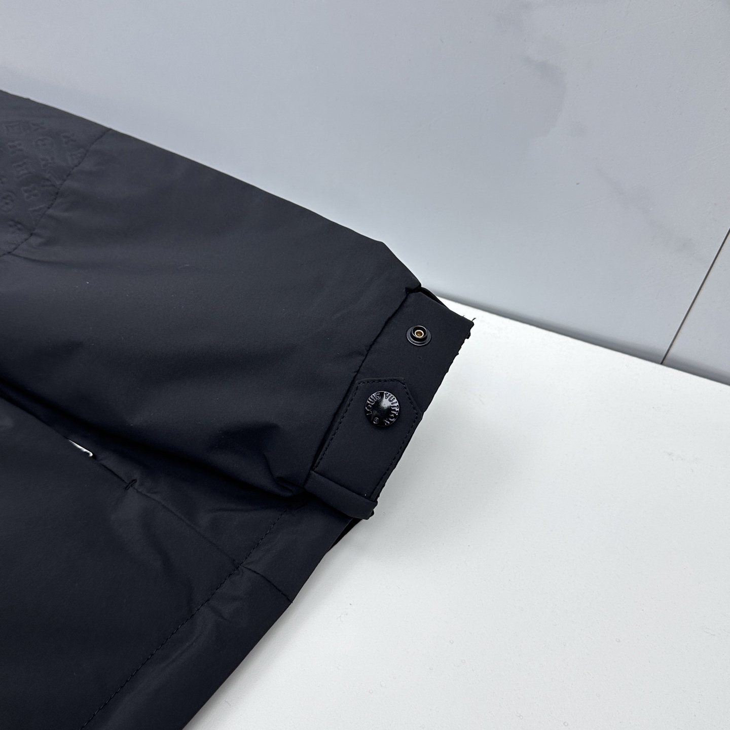 🆕LV路易威登 2026早春系列，最新时尚连帽夹克外套.logo提花拼接。处处细节显工艺足够的高级 结构