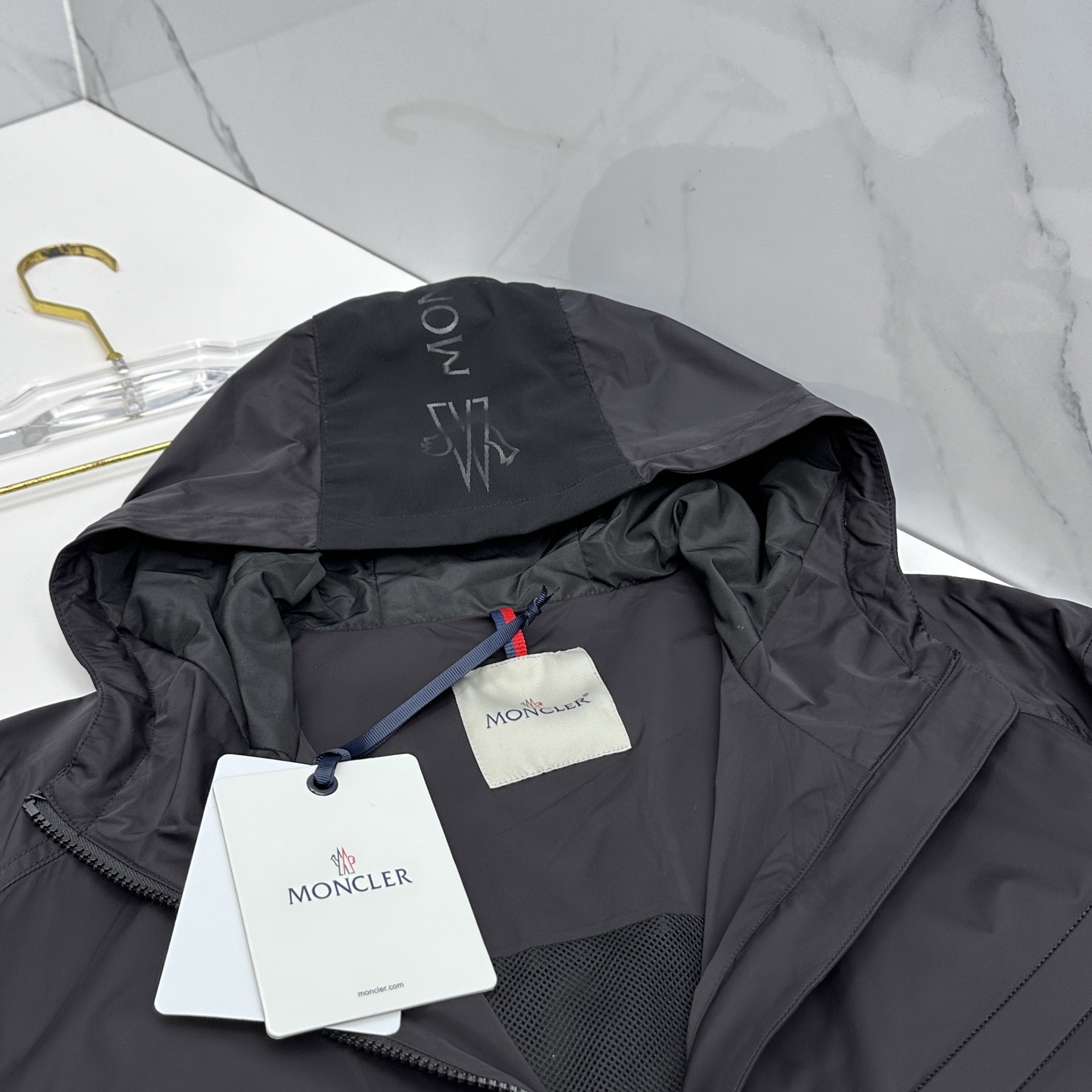 🆕Moncler蒙口 2026早春系列，最新时尚连帽夹克外套.处处细节显工艺足够的高级 结构性剪裁的设计