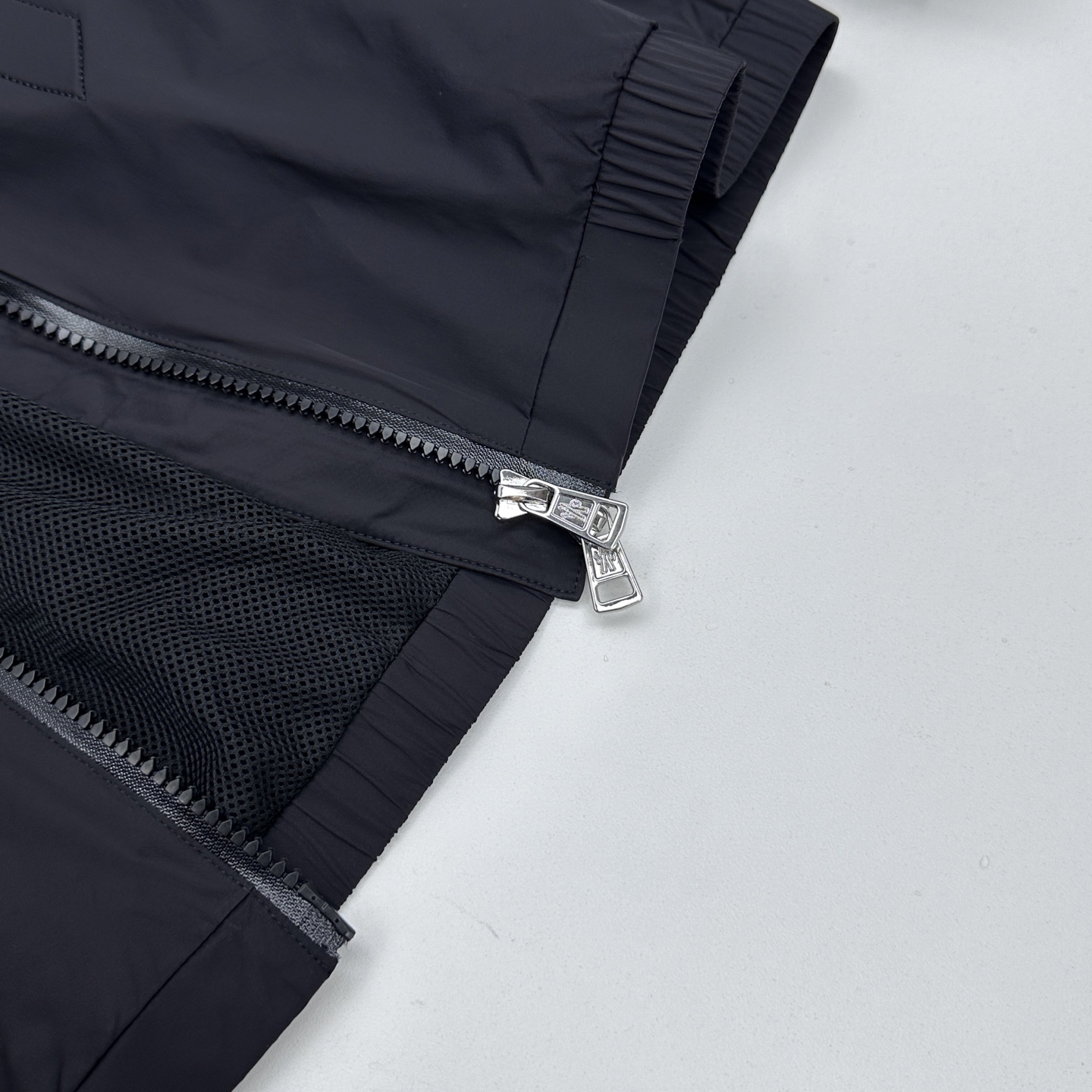 🆕Moncler蒙口 2026早春系列，最新时尚连帽夹克外套.处处细节显工艺足够的高级 结构性剪裁的设计