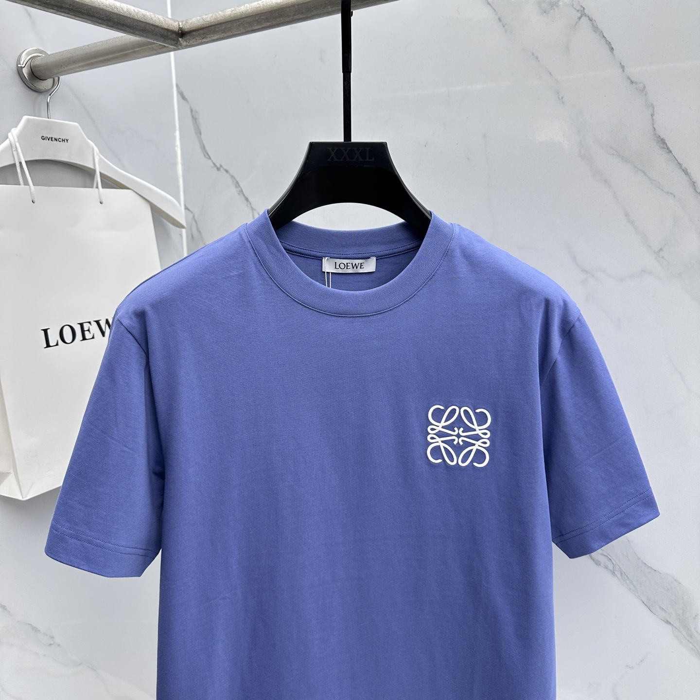 🆕LOEWE罗意威 2026春夏新款绣花短袖 官网同款T恤 双纱纯棉面料 多元化搭配 迎合眼下时尚前沿的