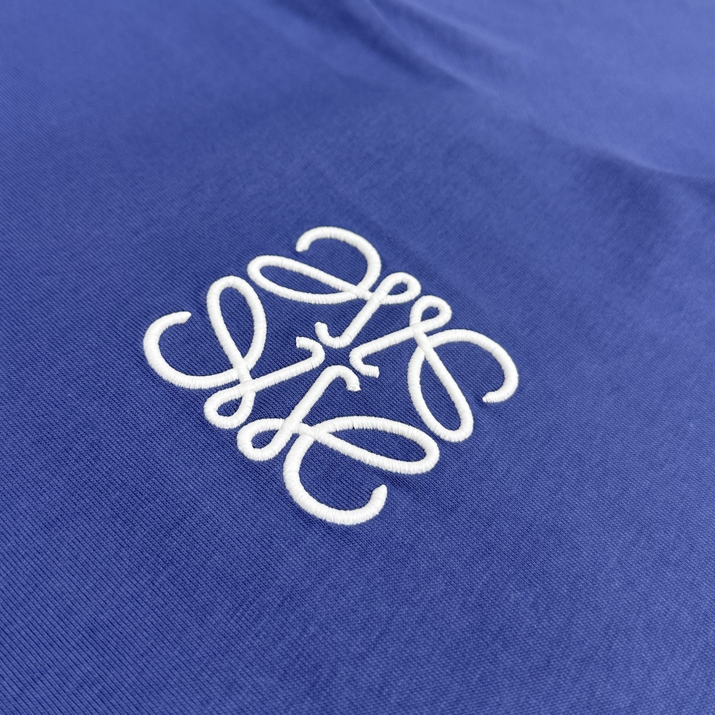 🆕LOEWE罗意威 2026春夏新款绣花短袖 官网同款T恤 双纱纯棉面料 多元化搭配 迎合眼下时尚前沿的