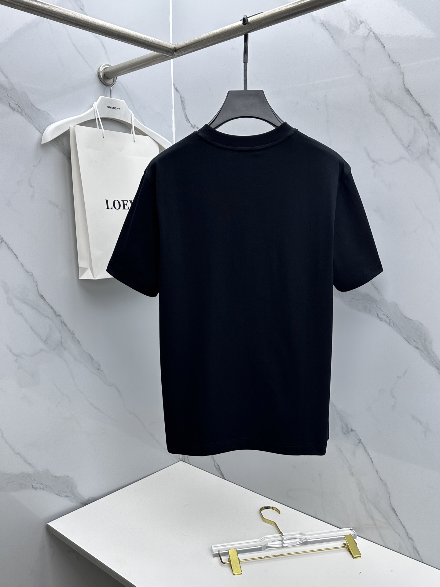 🆕LOEWE罗意威 2026春夏新款绣花短袖 官网同款T恤 双纱纯棉面料 多元化搭配 迎合眼下时尚前沿的