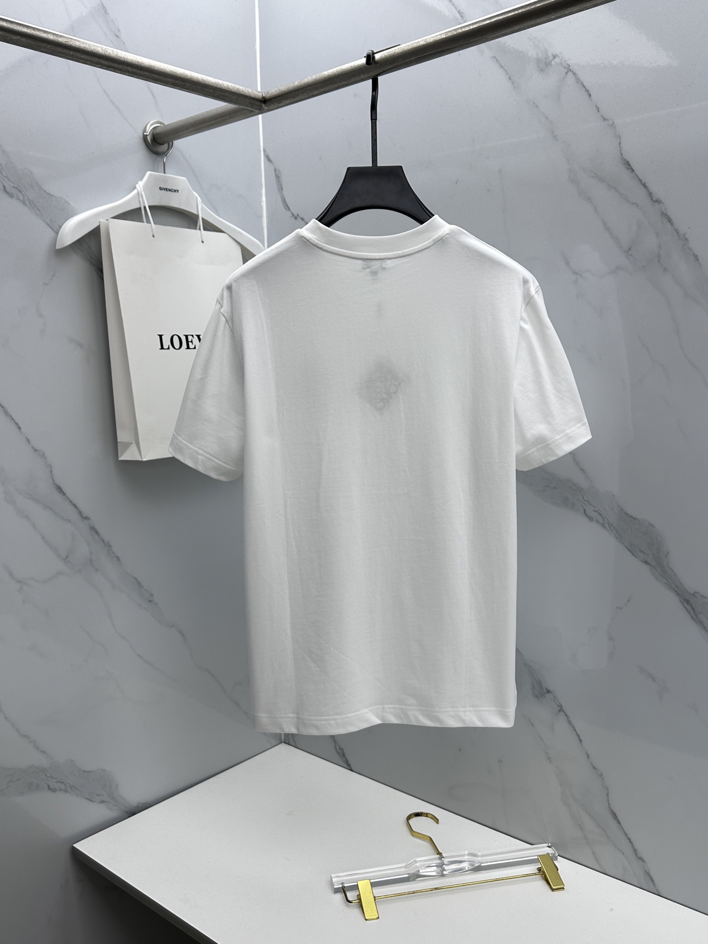 🆕LOEWE罗意威 2026春夏新款绣花短袖 官网同款T恤 双纱纯棉面料 多元化搭配 迎合眼下时尚前沿的