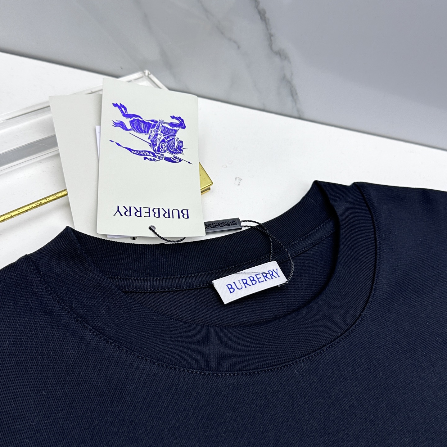 🆕BBR巴宝莉 2026春夏新款绣花短袖 官网同款T恤 双纱纯棉面料 多元化搭配 迎合眼下时尚前沿的创新