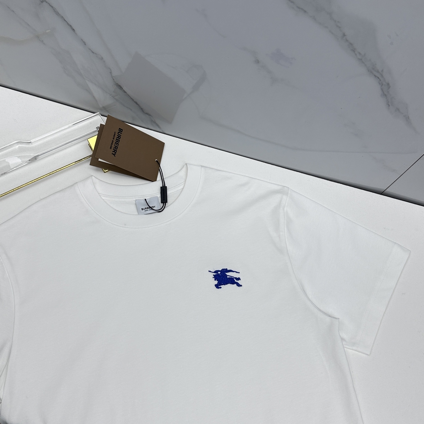 🆕BBR巴宝莉 2026春夏新款绣花短袖 官网同款T恤 双纱纯棉面料 多元化搭配 迎合眼下时尚前沿的创新