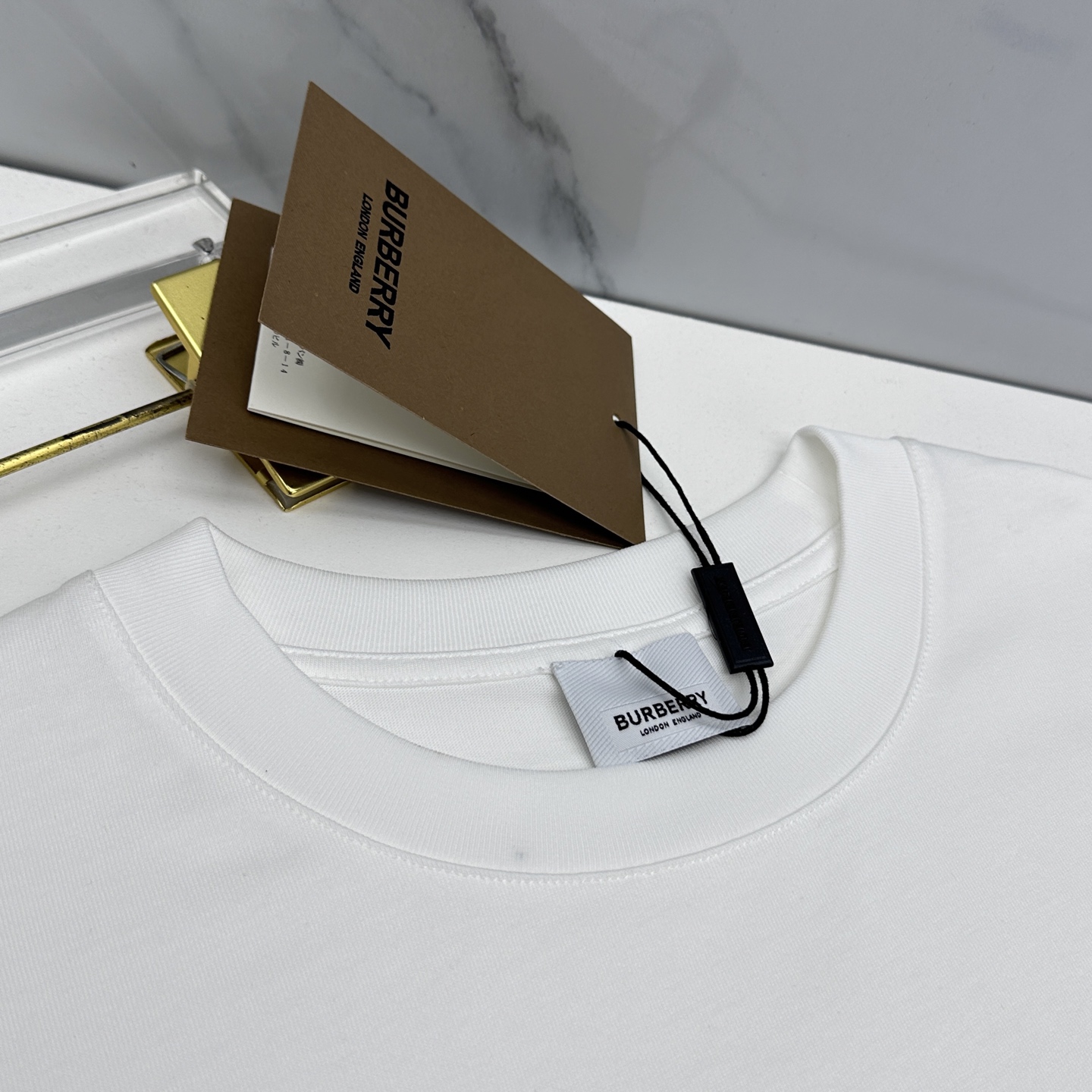 🆕BBR巴宝莉 2026春夏新款绣花短袖 官网同款T恤 双纱纯棉面料 多元化搭配 迎合眼下时尚前沿的创新