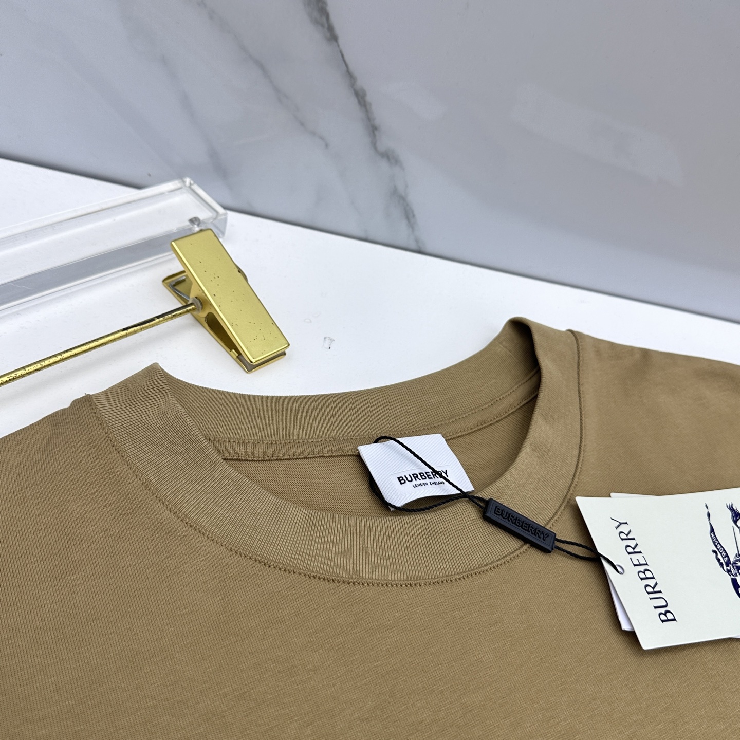 🌾 🆕BBR巴宝莉 2026春夏新款绣花短袖 官网同款T恤 双纱纯棉面料 多元化搭配 迎合眼下时尚前沿的