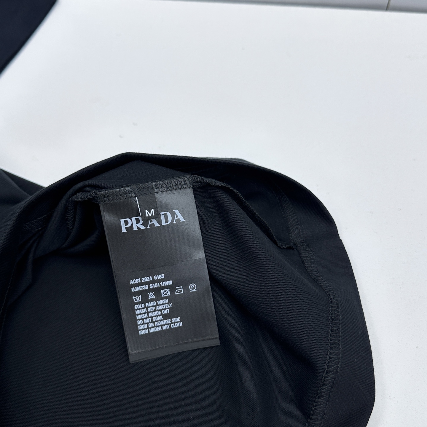 🌾 🆕🌾Prada普拉达 2026春夏新款印花彩绘短袖 官网同款T恤 双纱纯棉面料 多元化搭配 迎合眼下