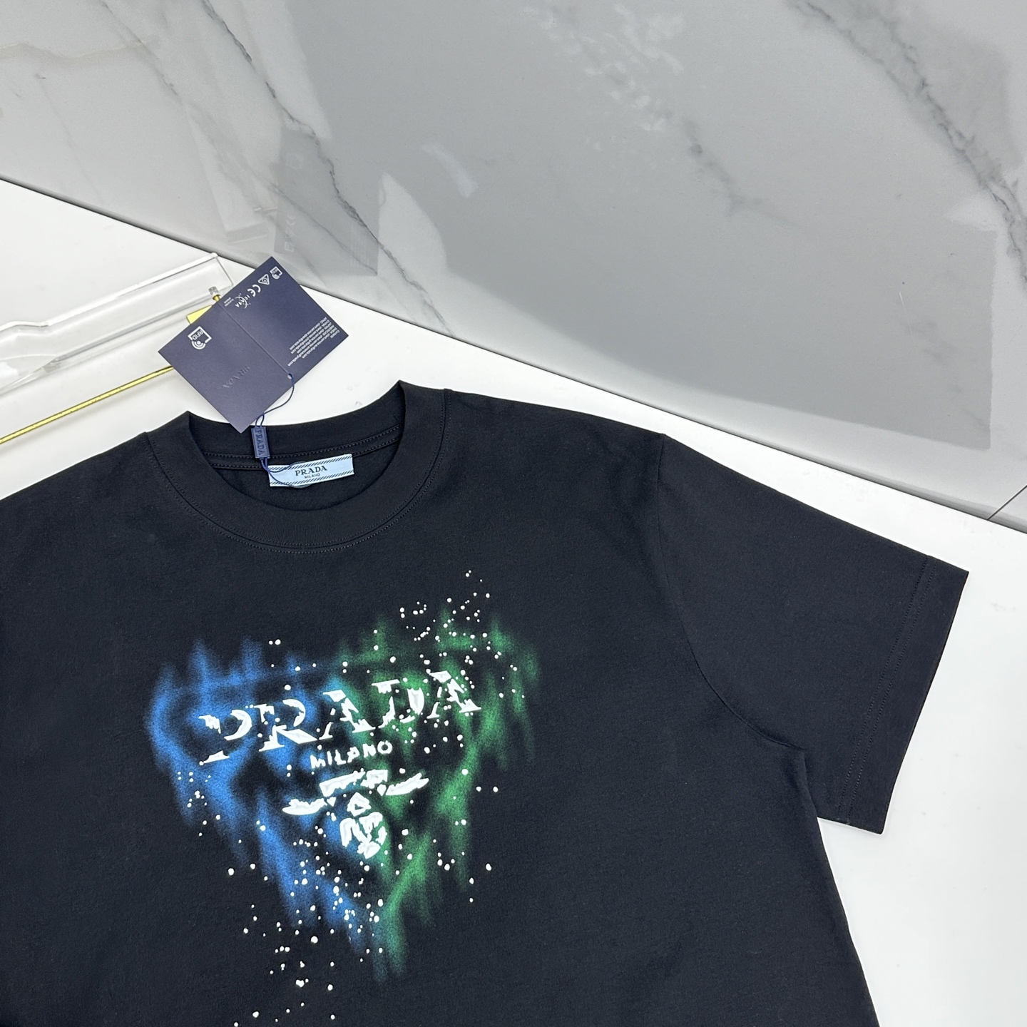 🌾 🆕🌾Prada普拉达 2026春夏新款印花彩绘短袖 官网同款T恤 双纱纯棉面料 多元化搭配 迎合眼下