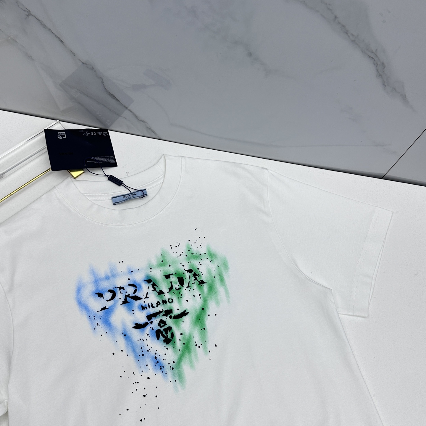 🌾 🆕🌾Prada普拉达 2026春夏新款印花彩绘短袖 官网同款T恤 双纱纯棉面料 多元化搭配 迎合眼下
