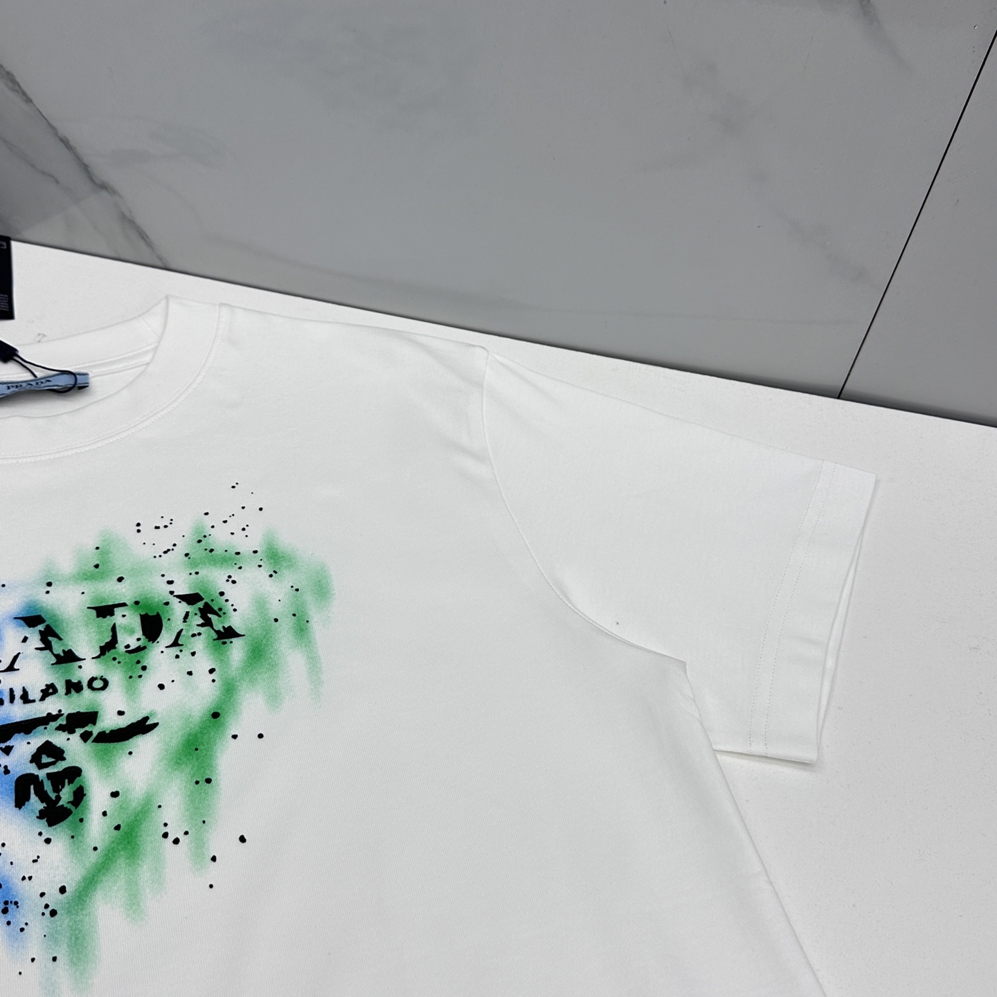 🌾 🆕🌾Prada普拉达 2026春夏新款印花彩绘短袖 官网同款T恤 双纱纯棉面料 多元化搭配 迎合眼下