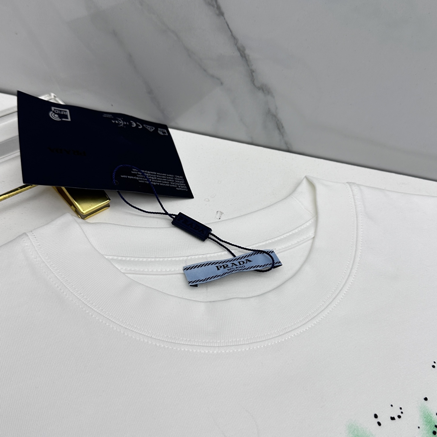 🌾 🆕🌾Prada普拉达 2026春夏新款印花彩绘短袖 官网同款T恤 双纱纯棉面料 多元化搭配 迎合眼下