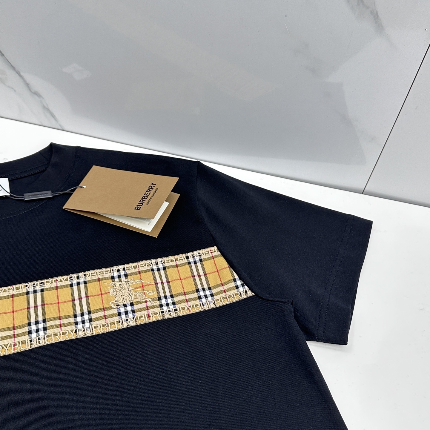 🌾 🆕BBR巴宝莉 2026春夏新款短袖 官网同款T恤 纹格绣花装饰，双纱纯棉面料 多元化搭配 迎合眼下