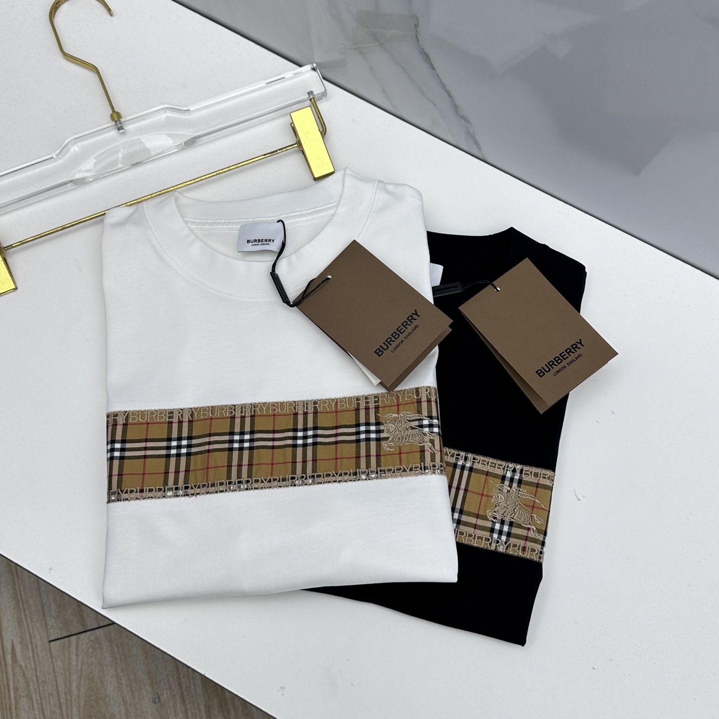 🌾 🆕BBR巴宝莉 2026春夏新款短袖 官网同款T恤 纹格绣花装饰，双纱纯棉面料 多元化搭配 迎合眼下