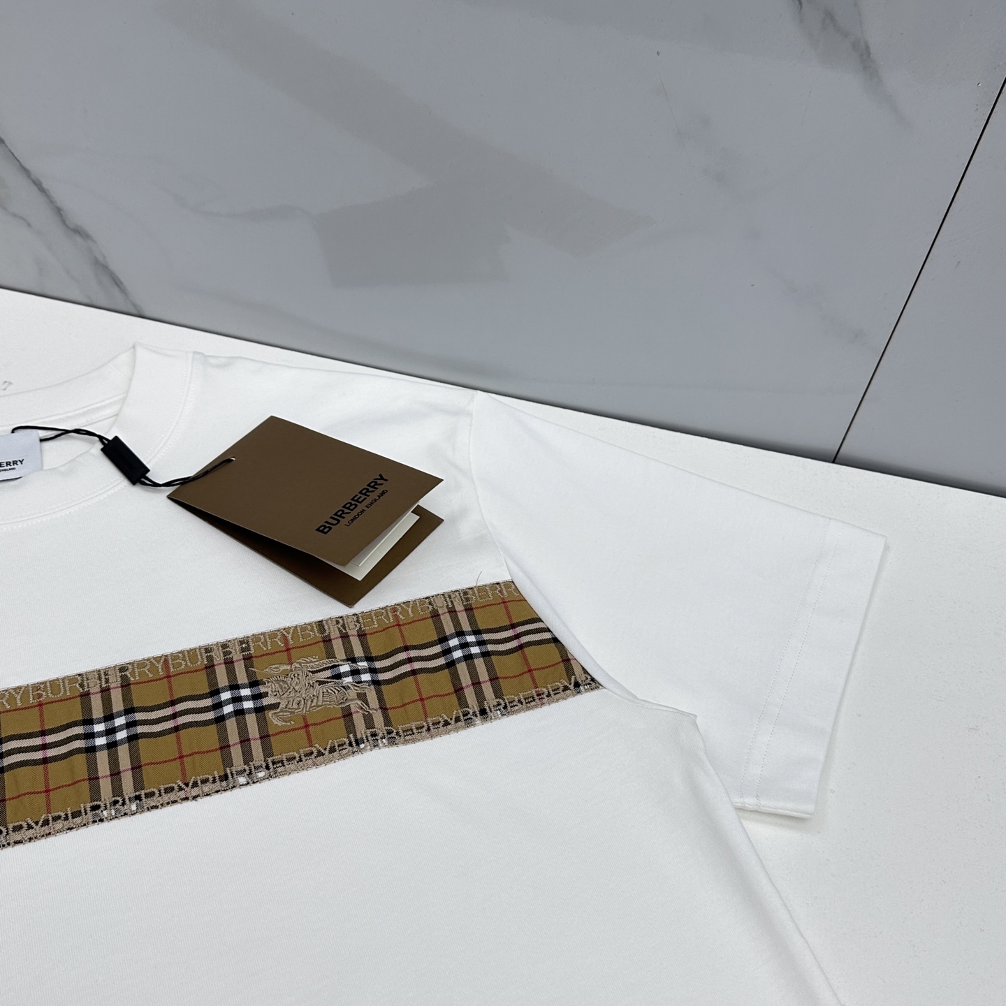 🌾 🆕BBR巴宝莉 2026春夏新款短袖 官网同款T恤 纹格绣花装饰，双纱纯棉面料 多元化搭配 迎合眼下