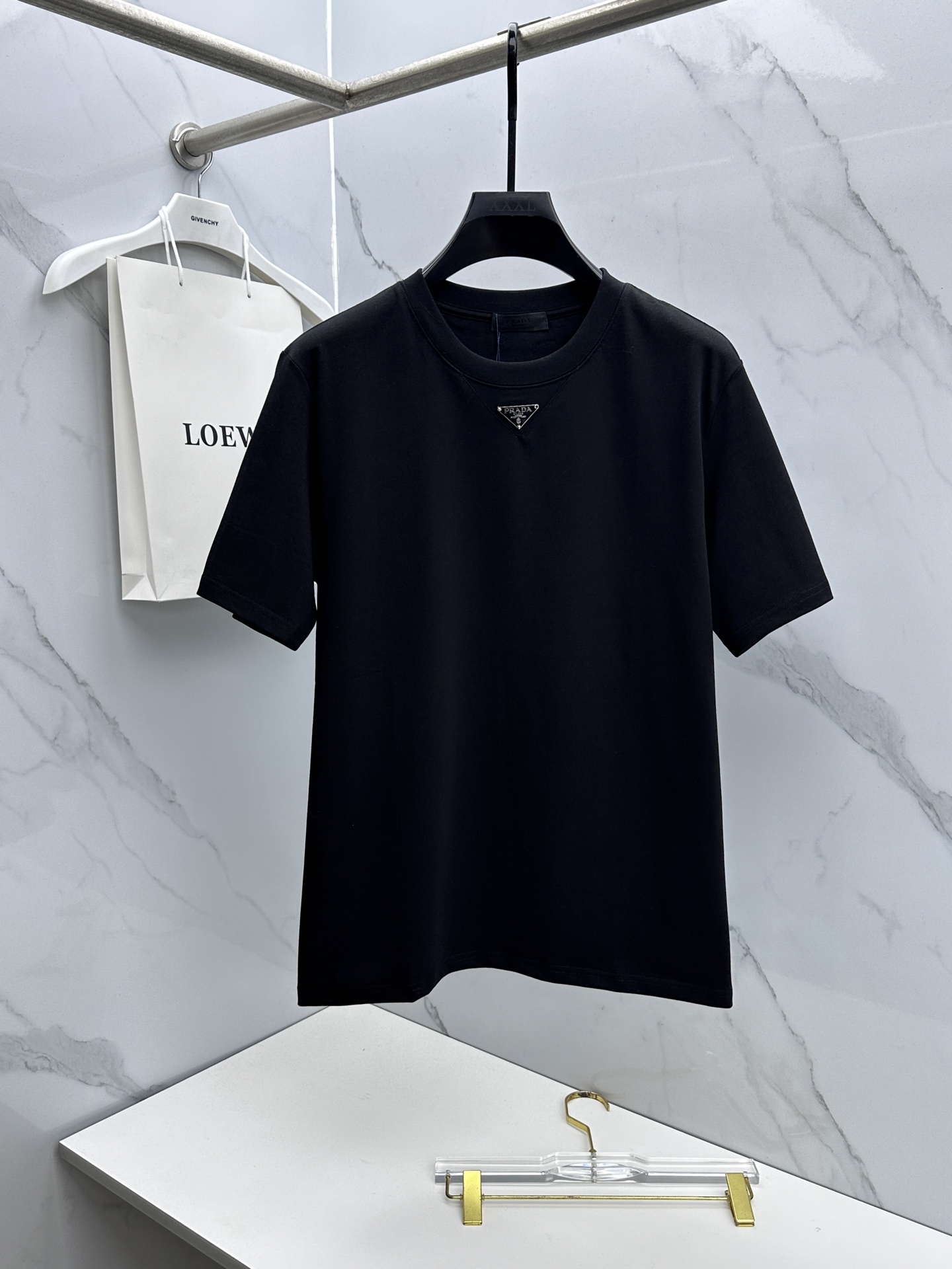 🌾 🆕🌾Prada普拉达 2026春夏新款短袖 官网同款T恤 经典三角标，双纱纯棉面料 多元化搭配 迎合