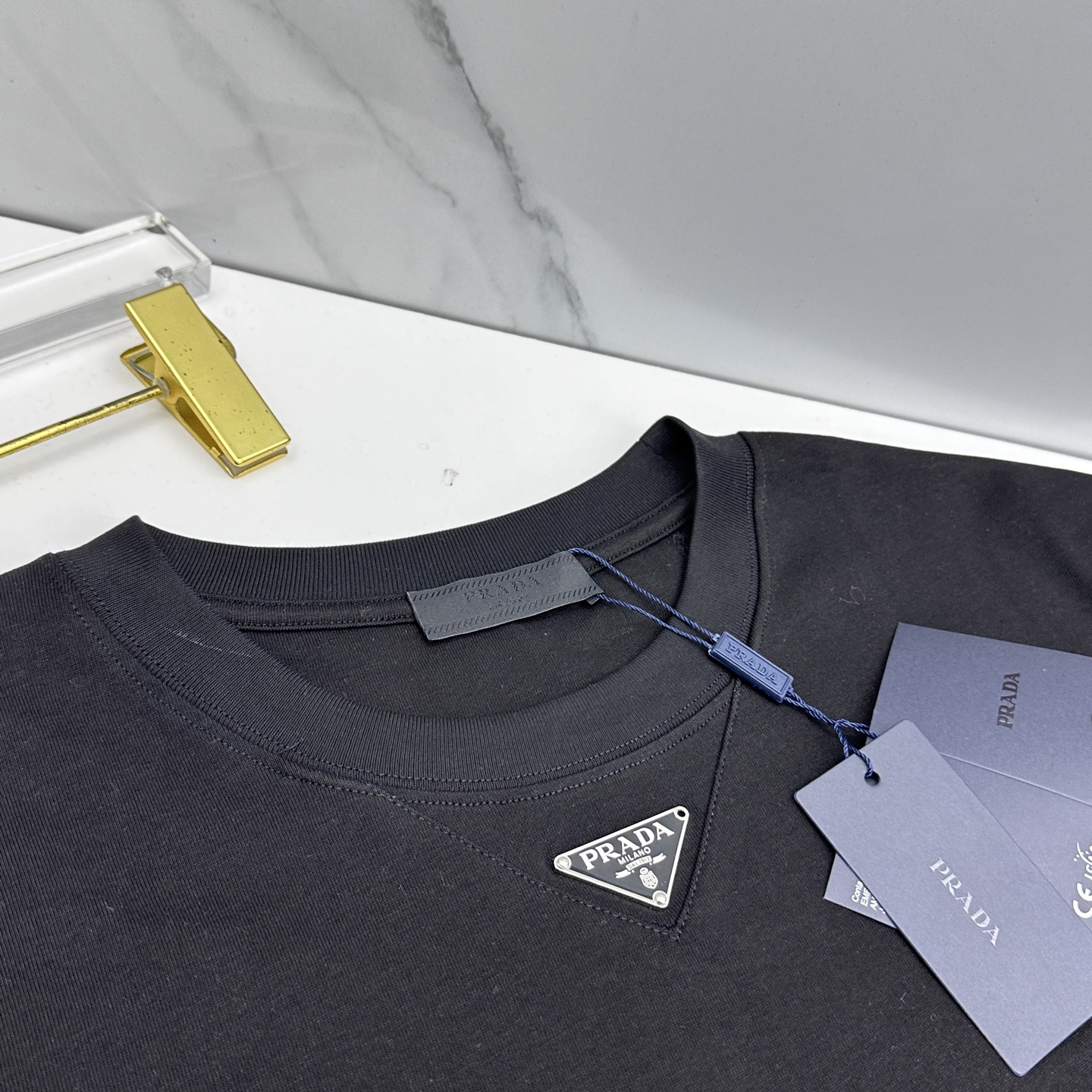 🌾 🆕🌾Prada普拉达 2026春夏新款短袖 官网同款T恤 经典三角标，双纱纯棉面料 多元化搭配 迎合