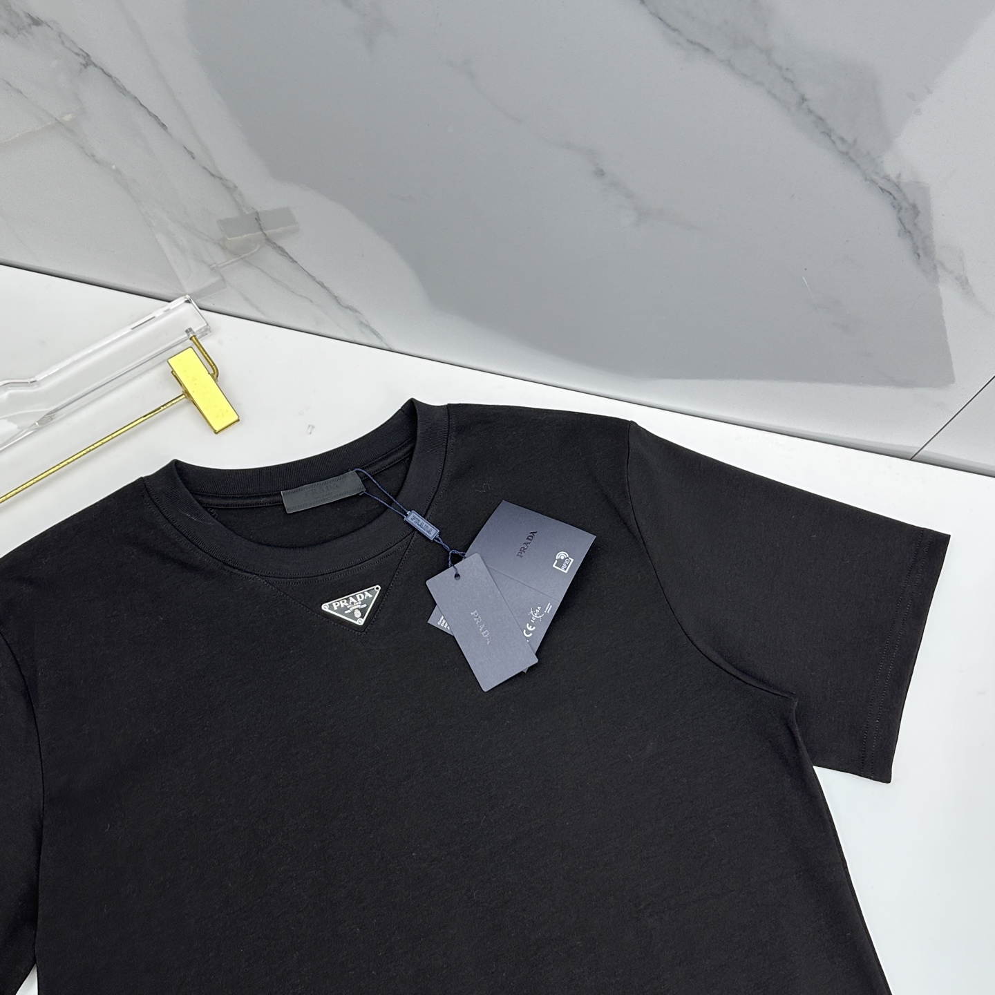 🌾 🆕🌾Prada普拉达 2026春夏新款短袖 官网同款T恤 经典三角标，双纱纯棉面料 多元化搭配 迎合