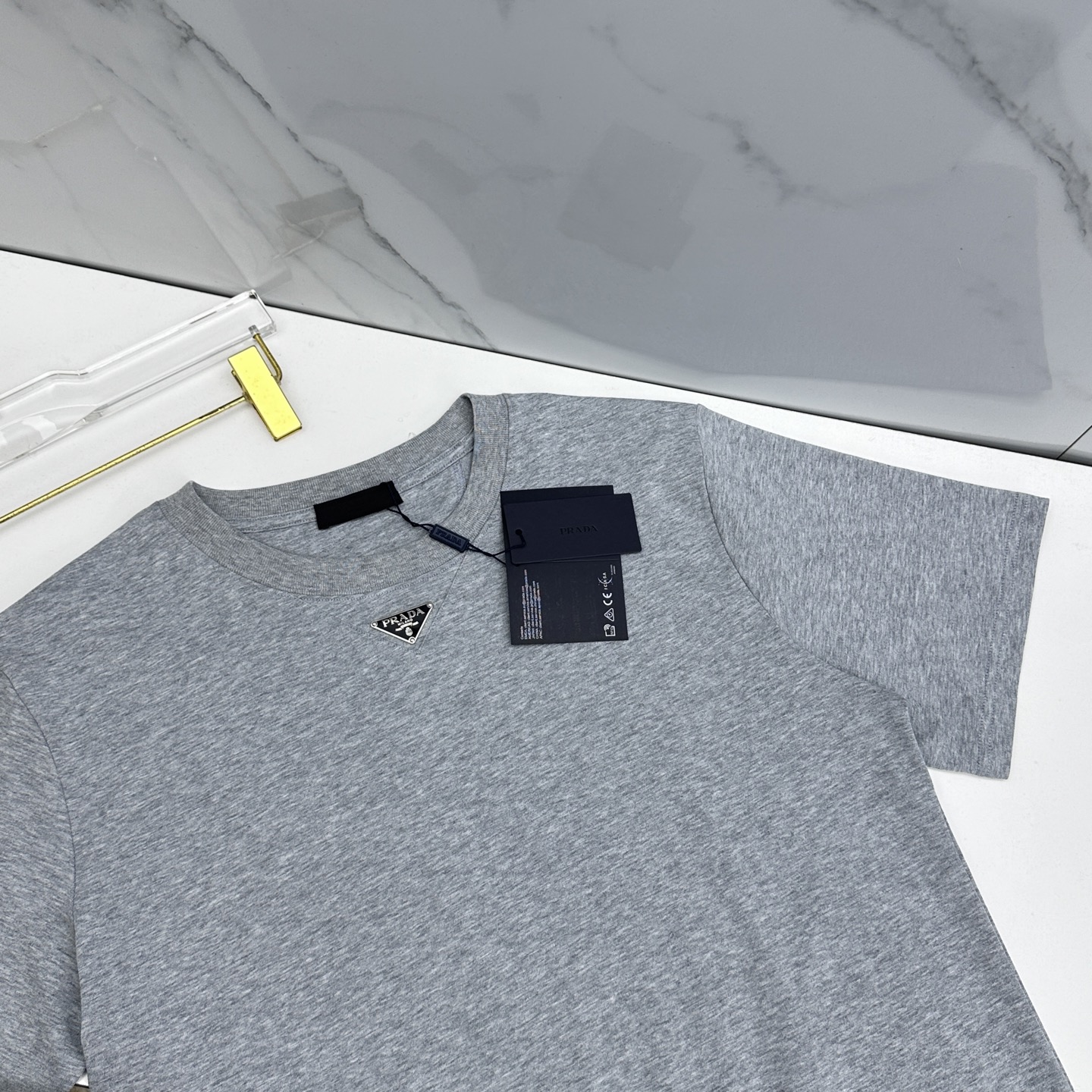 🌾 🆕🌾Prada普拉达 2026春夏新款短袖 官网同款T恤 经典三角标，双纱纯棉面料 多元化搭配 迎合