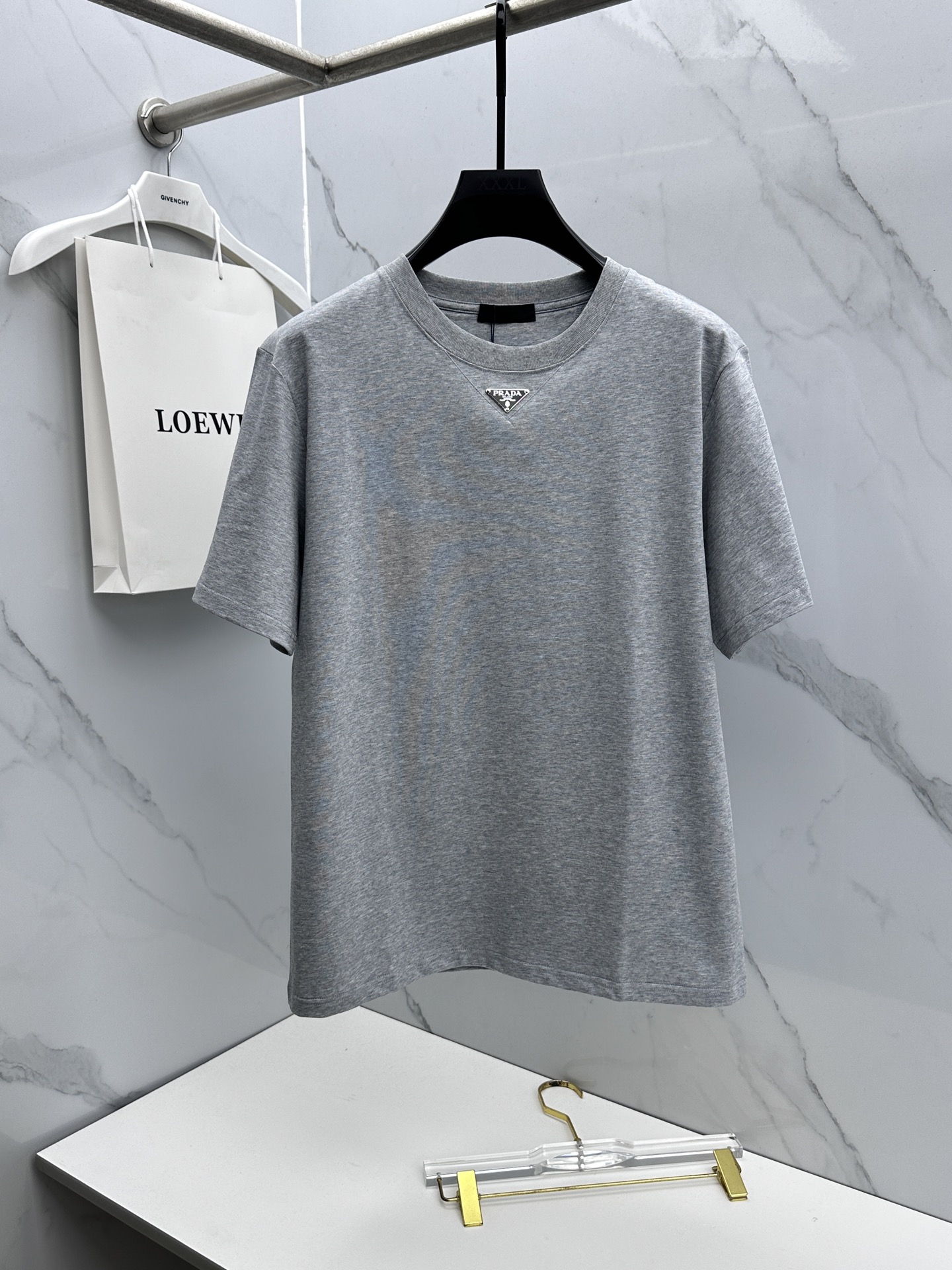 🌾 🆕🌾Prada普拉达 2026春夏新款短袖 官网同款T恤 经典三角标，双纱纯棉面料 多元化搭配 迎合