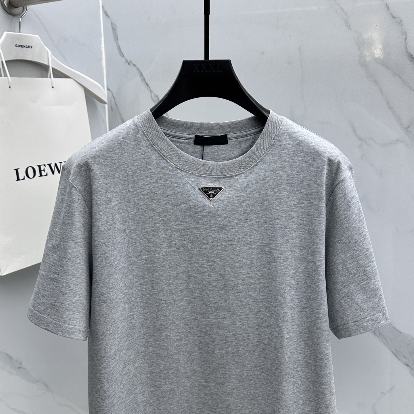 🌾 🆕🌾Prada普拉达 2026春夏新款短袖 官网同款T恤 经典三角标，双纱纯棉面料 多元化搭配 迎合