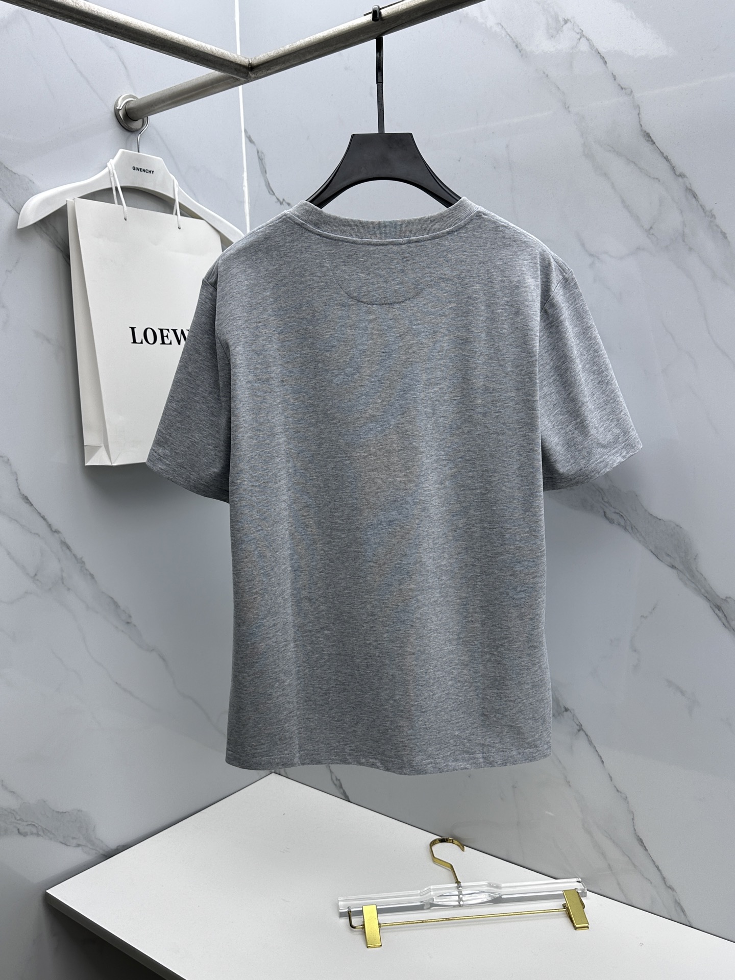 🌾 🆕🌾Prada普拉达 2026春夏新款短袖 官网同款T恤 经典三角标，双纱纯棉面料 多元化搭配 迎合