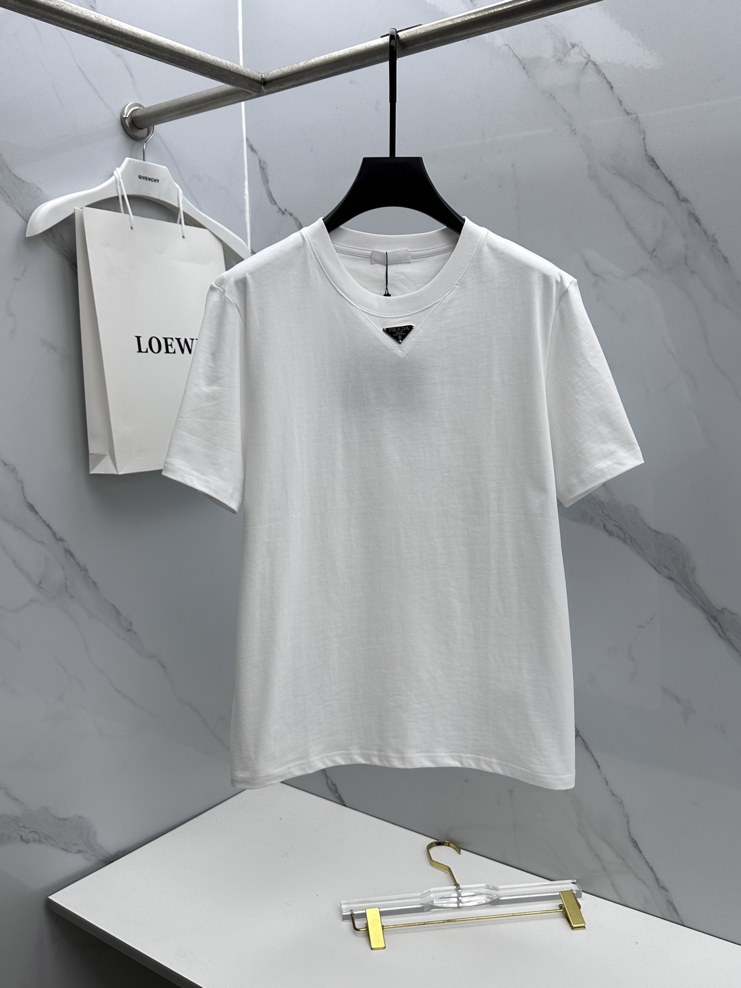 🌾 🆕🌾Prada普拉达 2026春夏新款短袖 官网同款T恤 经典三角标，双纱纯棉面料 多元化搭配 迎合