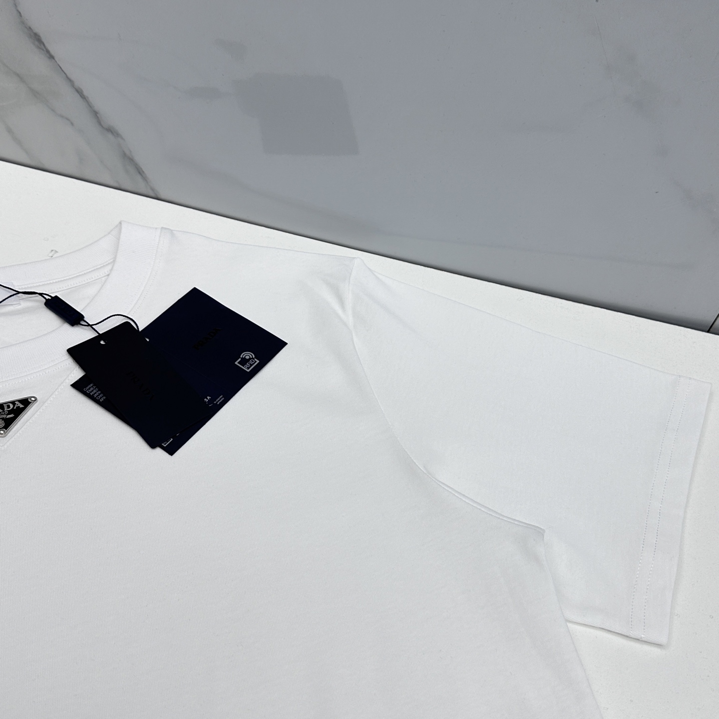 🌾 🆕🌾Prada普拉达 2026春夏新款短袖 官网同款T恤 经典三角标，双纱纯棉面料 多元化搭配 迎合