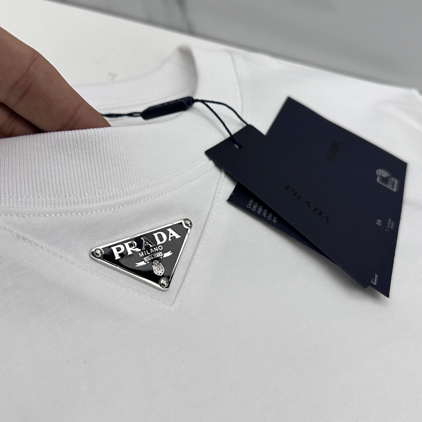 🌾 🆕🌾Prada普拉达 2026春夏新款短袖 官网同款T恤 经典三角标，双纱纯棉面料 多元化搭配 迎合