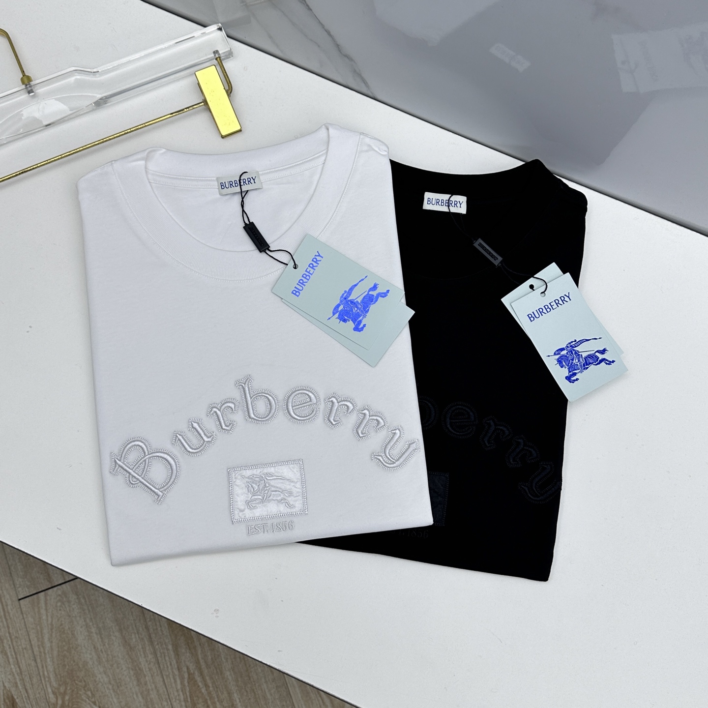 🌾 🆕BBR巴宝莉 2026春夏新款字母绣花短袖 官网同款T恤，双纱纯棉面料 多元化搭配 迎合眼下时尚前