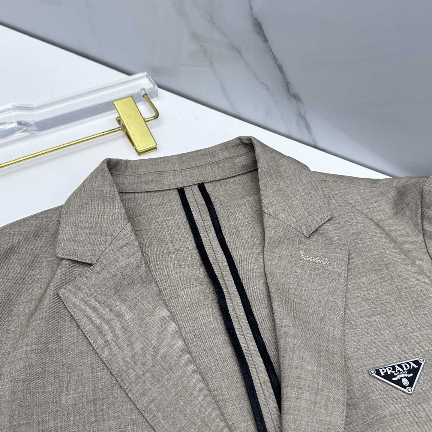 🌾 🆕🌾Prada普拉达 2026早春棉麻轻奢系列，最新时尚男款西装外套.定织定染面料。处处细节显工艺足